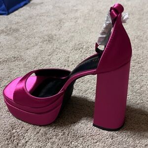 Azalea Wang Fuchsia Block Heel Sandals